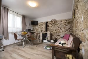 thumbnail: Living area