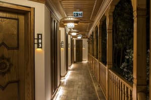 thumbnail: Hallway