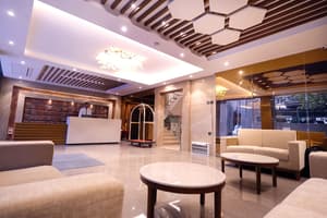 thumbnail: Lobby