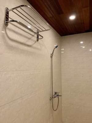 thumbnail: Bathroom amenities