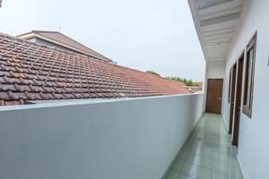 thumbnail: Exterior detail