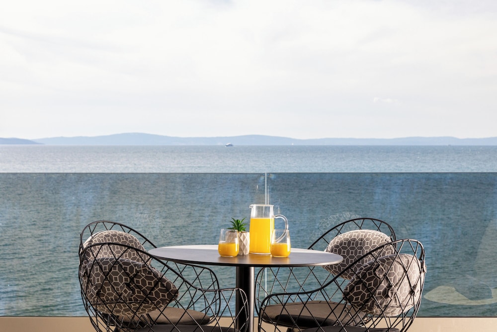 Beach/ocean view