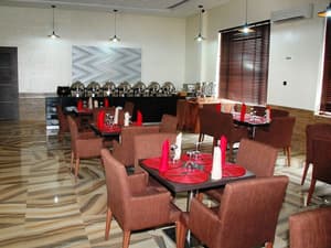 thumbnail: Restaurant