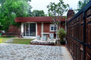 thumbnail: Exterior