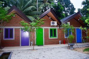 thumbnail: Front of property