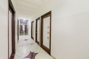 thumbnail: Hallway