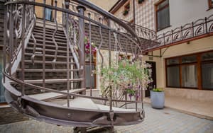 thumbnail: Courtyard