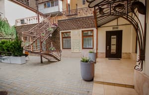 thumbnail: Courtyard