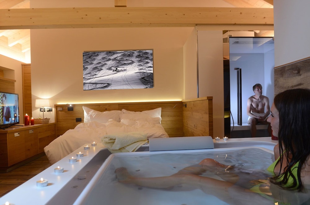 Jetted tub