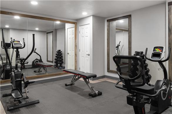 On-Site,Property Amenity,Recreation,Fitness Center