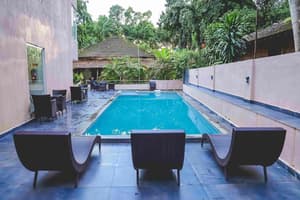 thumbnail: Outdoor pool