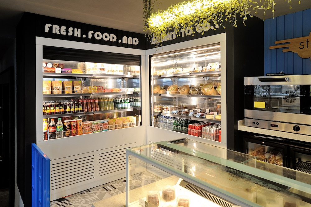 Snack bar