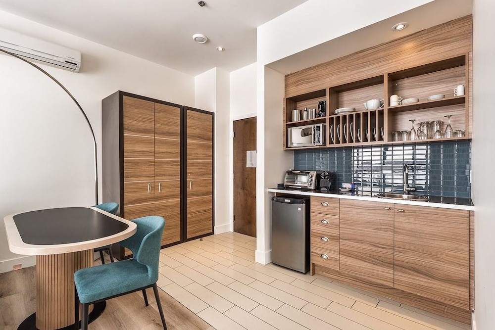 Private kitchenette