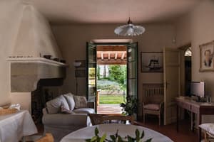 thumbnail: Interior