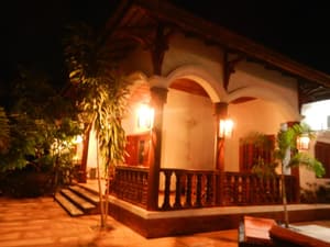thumbnail: Front of property