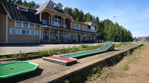 thumbnail: Mini-golf