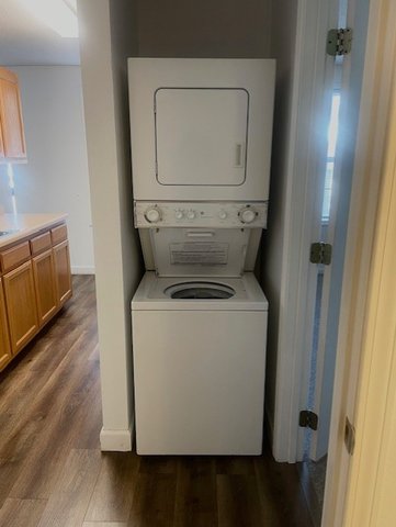 Queen Apartment In Room Washer/Dryer