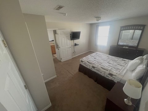 Queen Apartment Queen Bedroom