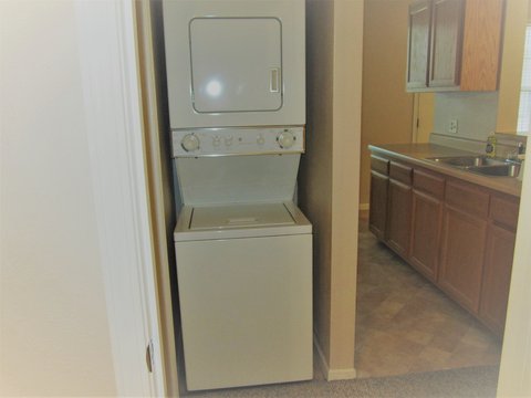 Queen Apartment Washer Dryer