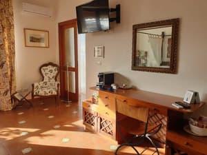 thumbnail: In-room dining