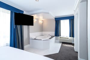thumbnail: Jetted tub