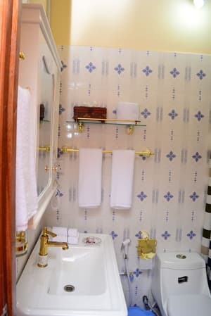 thumbnail: Bathroom