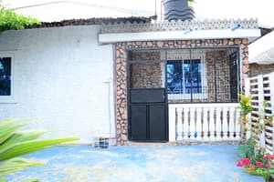 thumbnail: Exterior detail