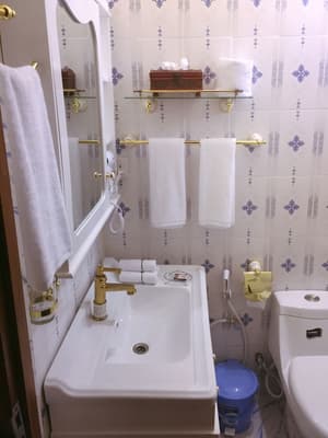 thumbnail: Bathroom