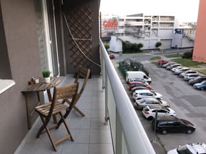 thumbnail: Balcony view