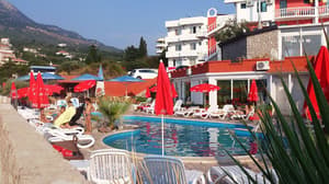 thumbnail: Outdoor pool