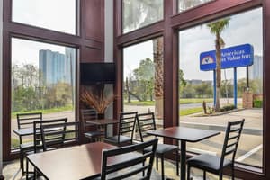 thumbnail: Dining