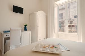 thumbnail: Room service - dining