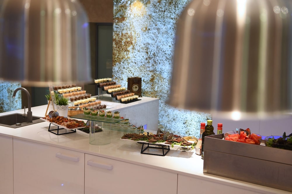 Restaurant-cafeteria