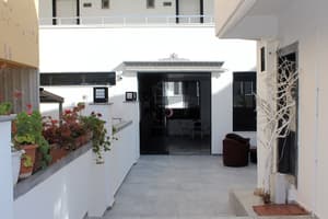 thumbnail: Property entrance
