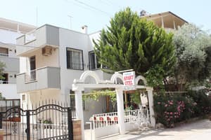 thumbnail: Property entrance