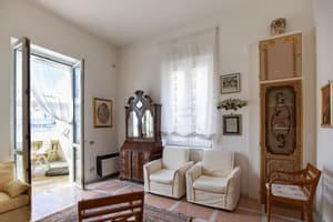 thumbnail: Interior