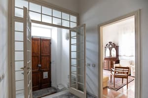 thumbnail: Interior entrance