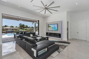 thumbnail: Living area