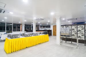 thumbnail: Restaurant