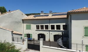 thumbnail: Front of property