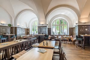 thumbnail: Restaurant