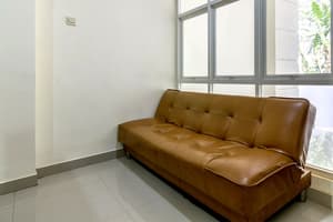 thumbnail: Lobby sitting area