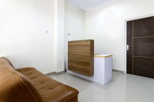 thumbnail: Lobby sitting area