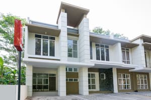 thumbnail: Front of property