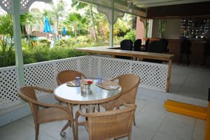 thumbnail: Restaurant