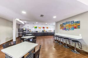 thumbnail: Breakfast area