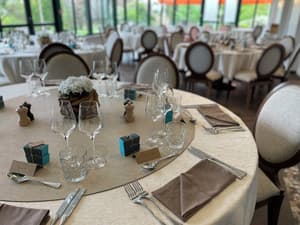 thumbnail: Restaurant