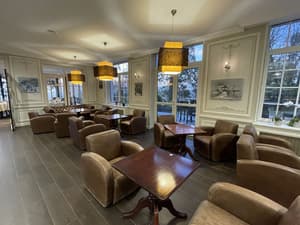 thumbnail: Lobby lounge