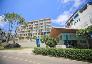 thumbnail: Front of property