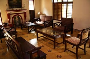 thumbnail: Interior entrance
